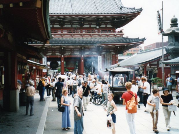 A hot day at Senso-ji